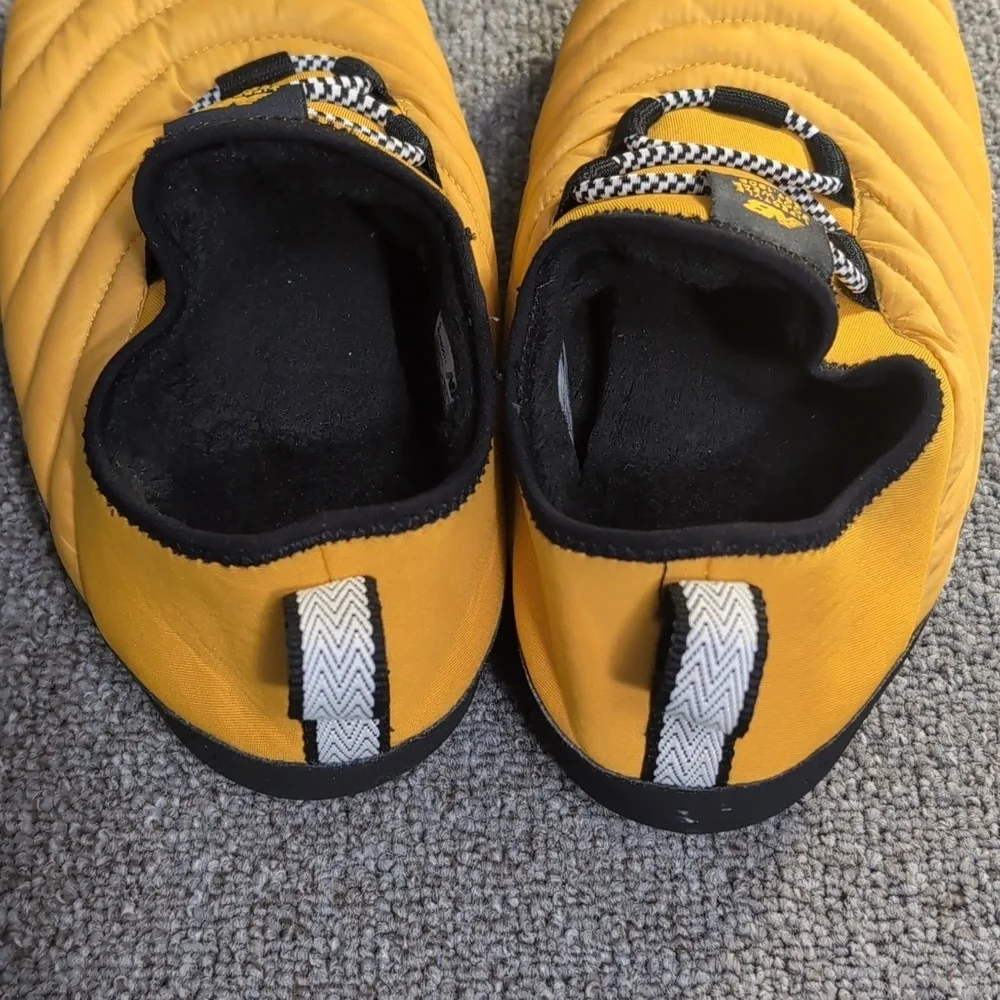 New Balance Caravan Moc V2 Slipper Size 8.0 Black/Yellow Unisex W9.5 Recovery